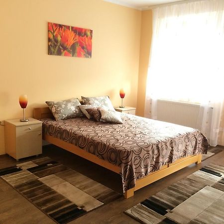 B&B Zmajevo Gnezdo 021 Sremska Kamenica 외부 사진