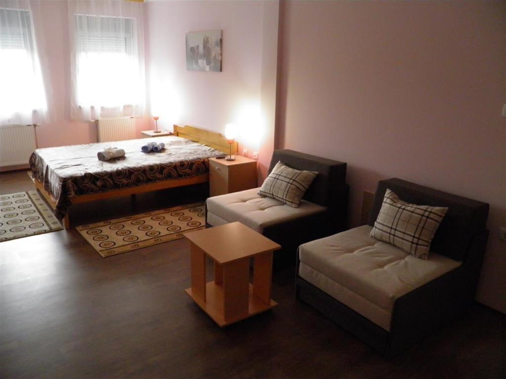 B&B Zmajevo Gnezdo 021 Sremska Kamenica 외부 사진