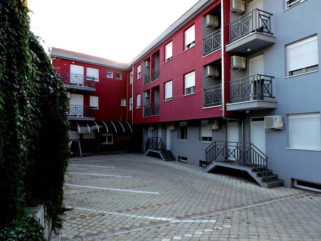 B&B Zmajevo Gnezdo 021 Sremska Kamenica 외부 사진