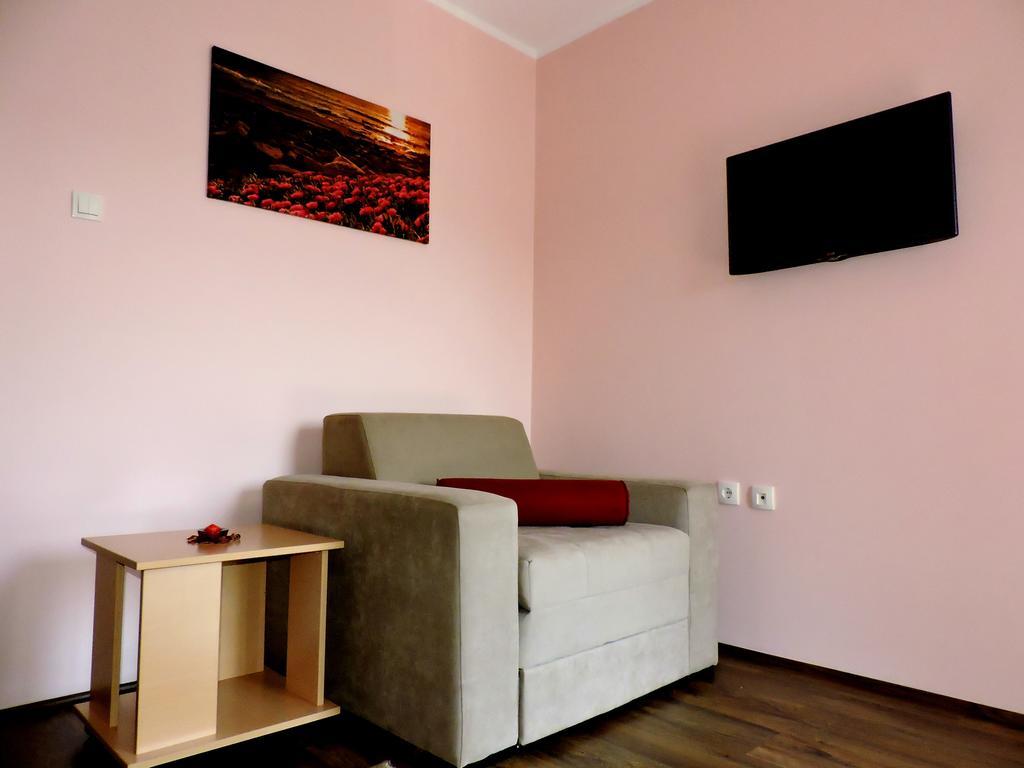 B&B Zmajevo Gnezdo 021 Sremska Kamenica 외부 사진