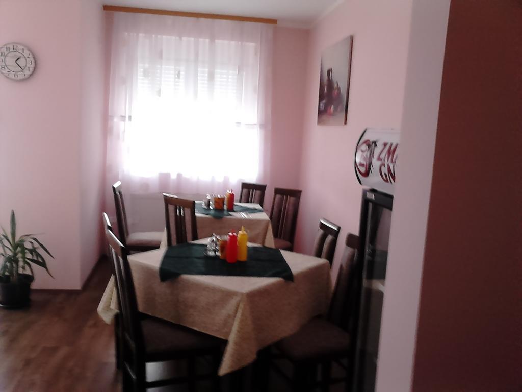 B&B Zmajevo Gnezdo 021 Sremska Kamenica 외부 사진